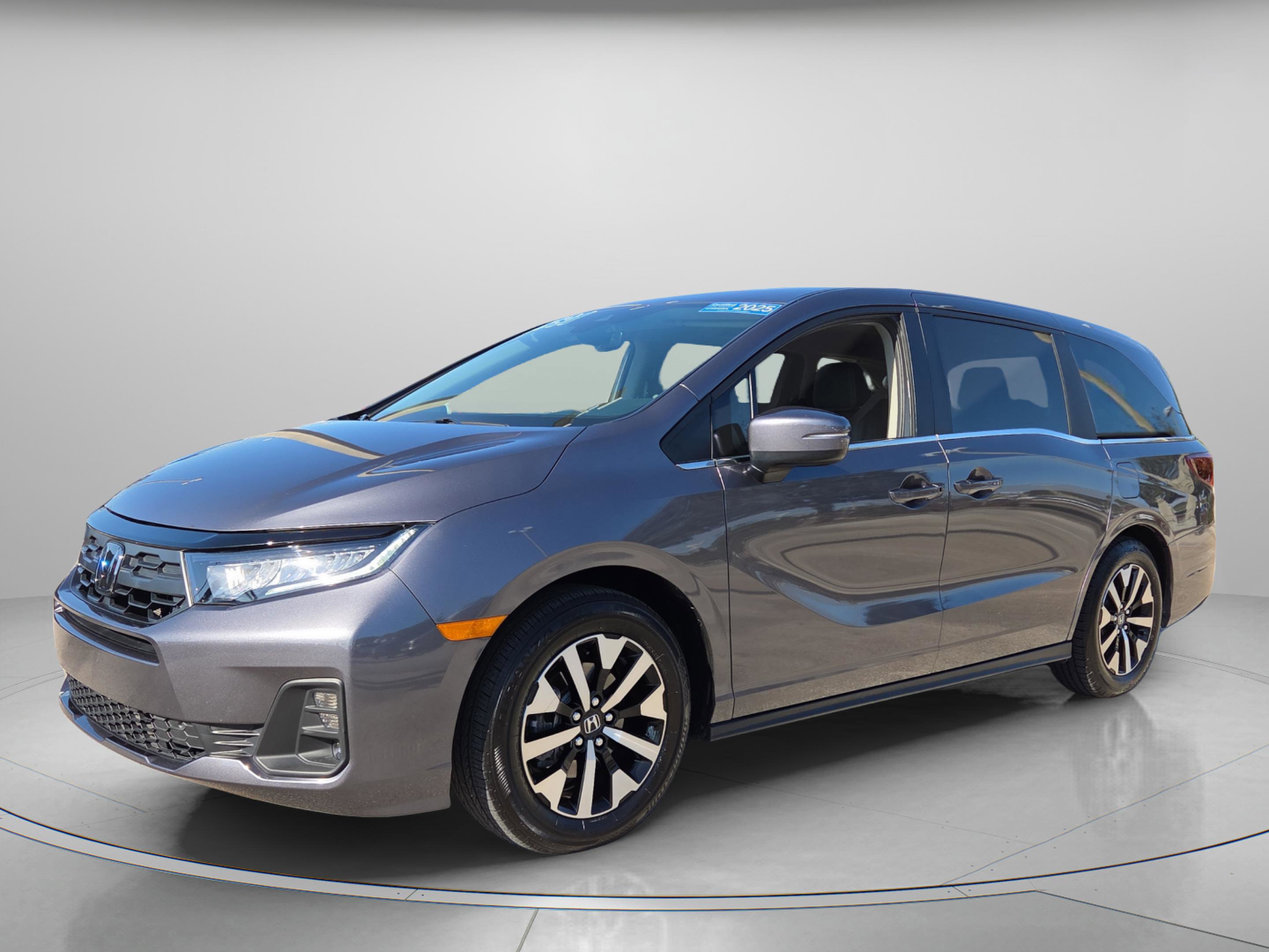 Certified 2025 Honda Odyssey EX-L image 2