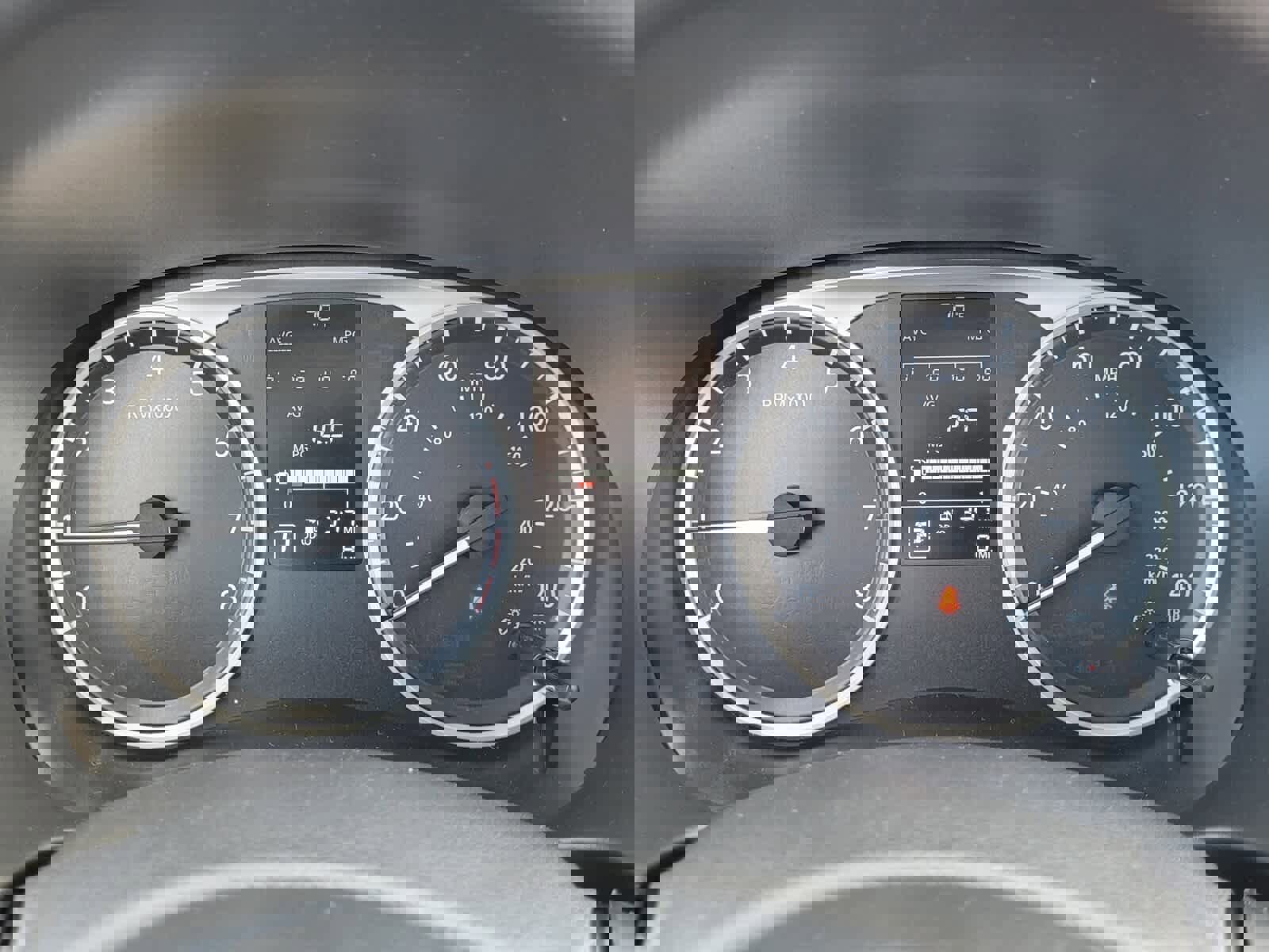 New 2025 Nissan Kicks Play S image 14