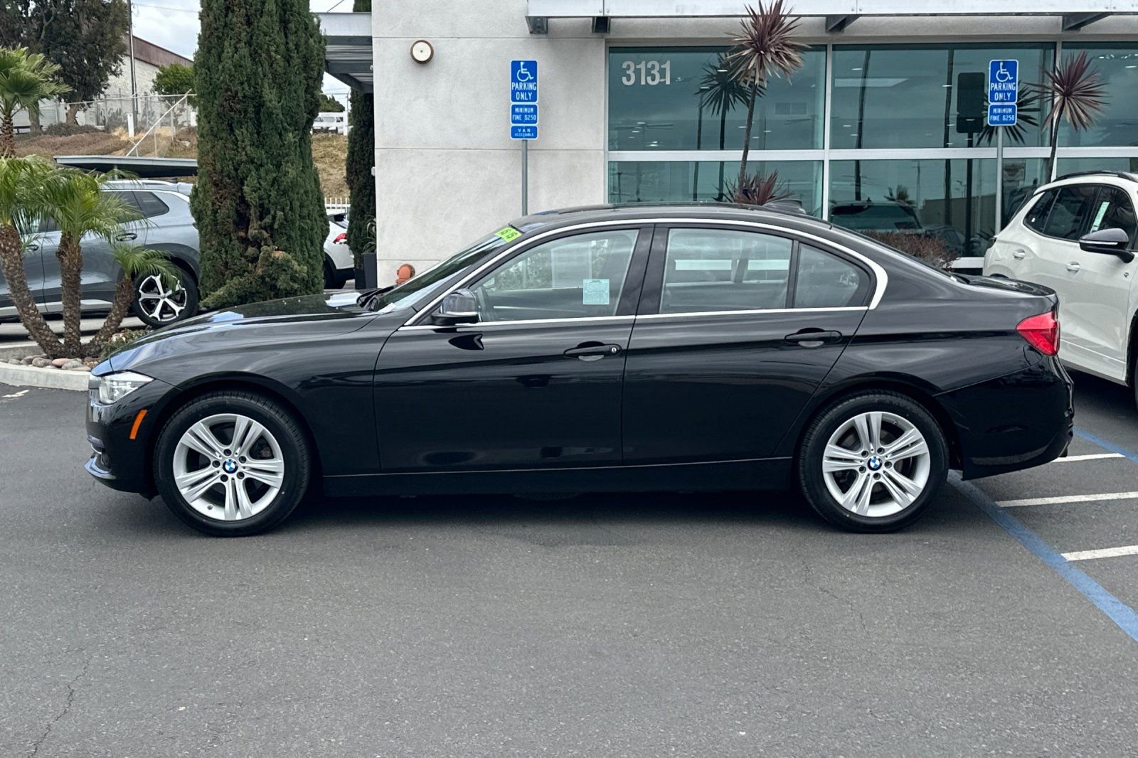 Used 2018 BMW 330i xDrive Sedan AWD/4WD image 7