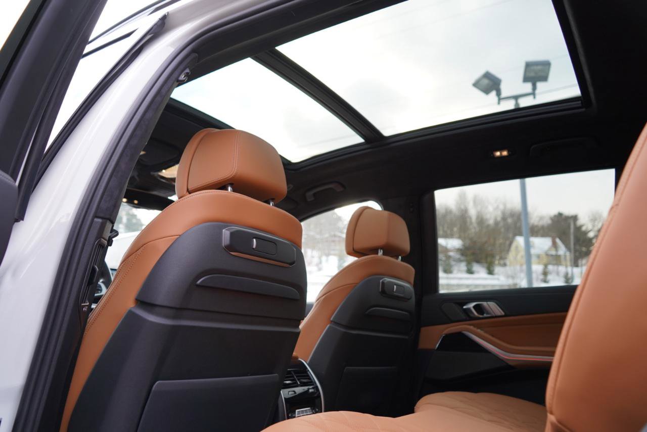 Used 2025 BMW X7 xDrive40i w/ M Sport Package image 56