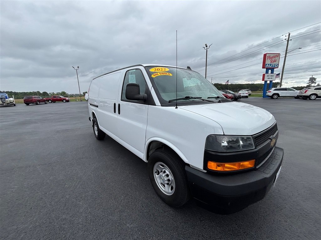 Used 2022 Chevrolet Express 2500 w/ Driver Convenience Package RWD image 10