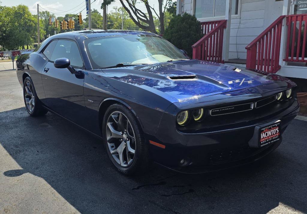 Used 2015 Dodge Challenger R/T Plus RWD image 2