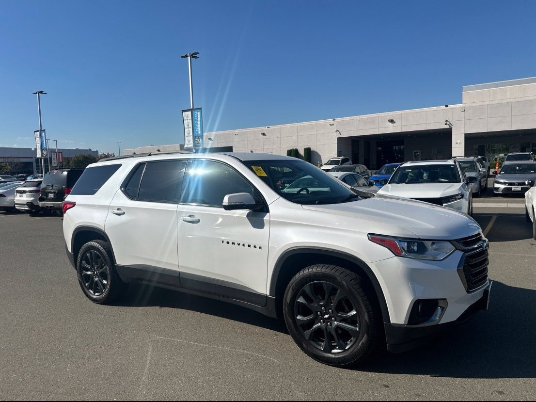 Used 2020 Chevrolet Traverse RS w/ LPO, Floor Liner Package FWD image 2