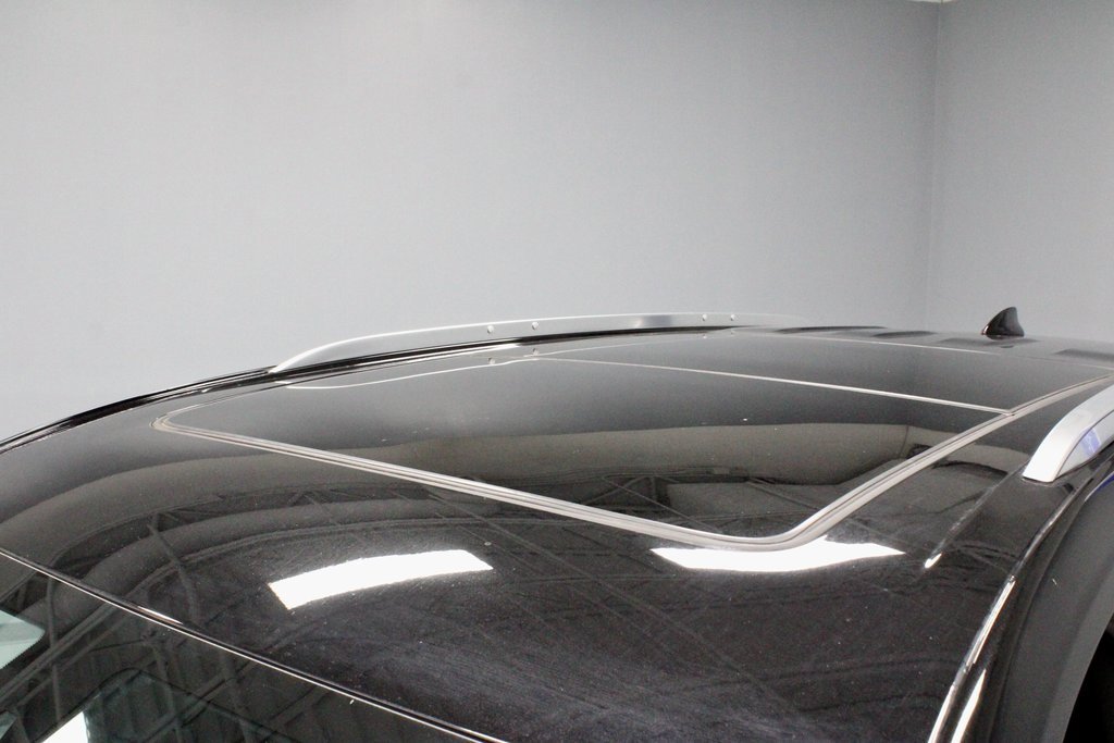 Used 2025 Cadillac XT6 Premium Luxury image 36