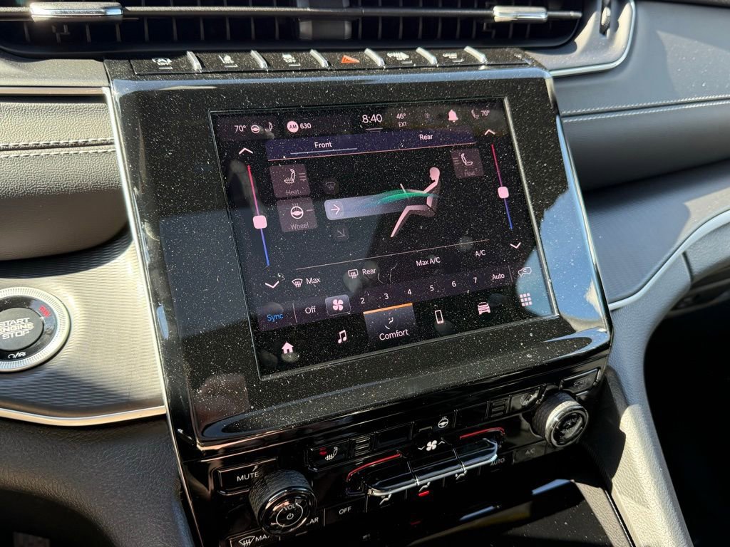 New 2025 Jeep Grand Cherokee L Laredo w/ Luxury Tech Group I image 16