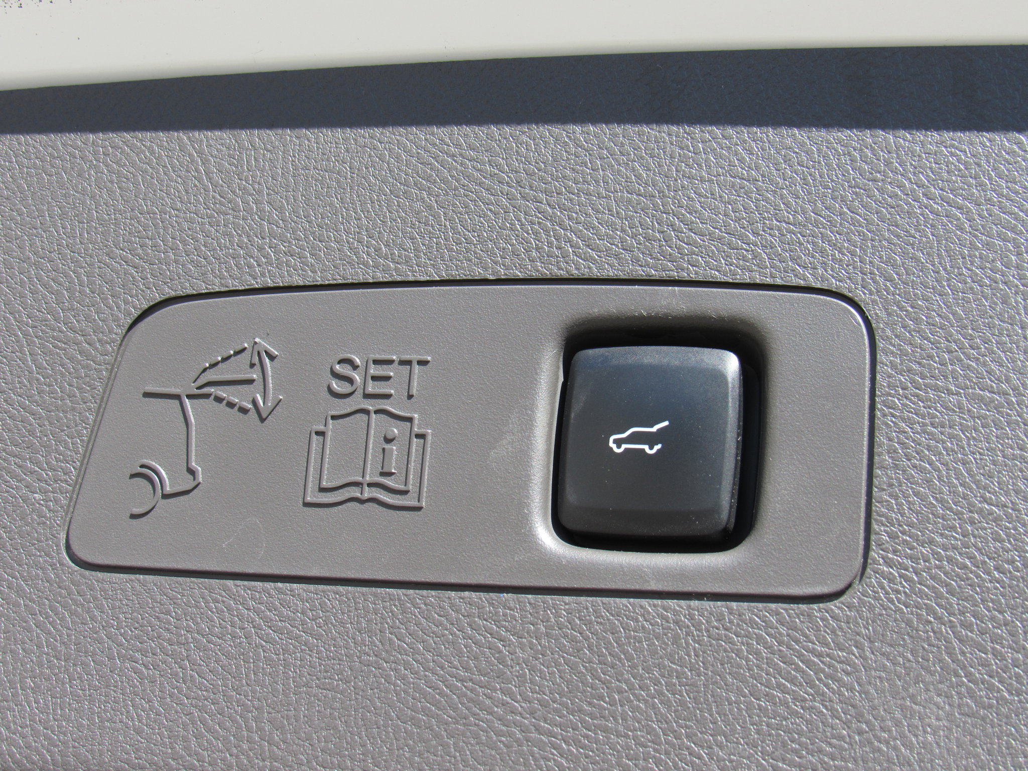 Certified 2020 Lincoln Corsair FWD w/ Equipment Group 101A image 6