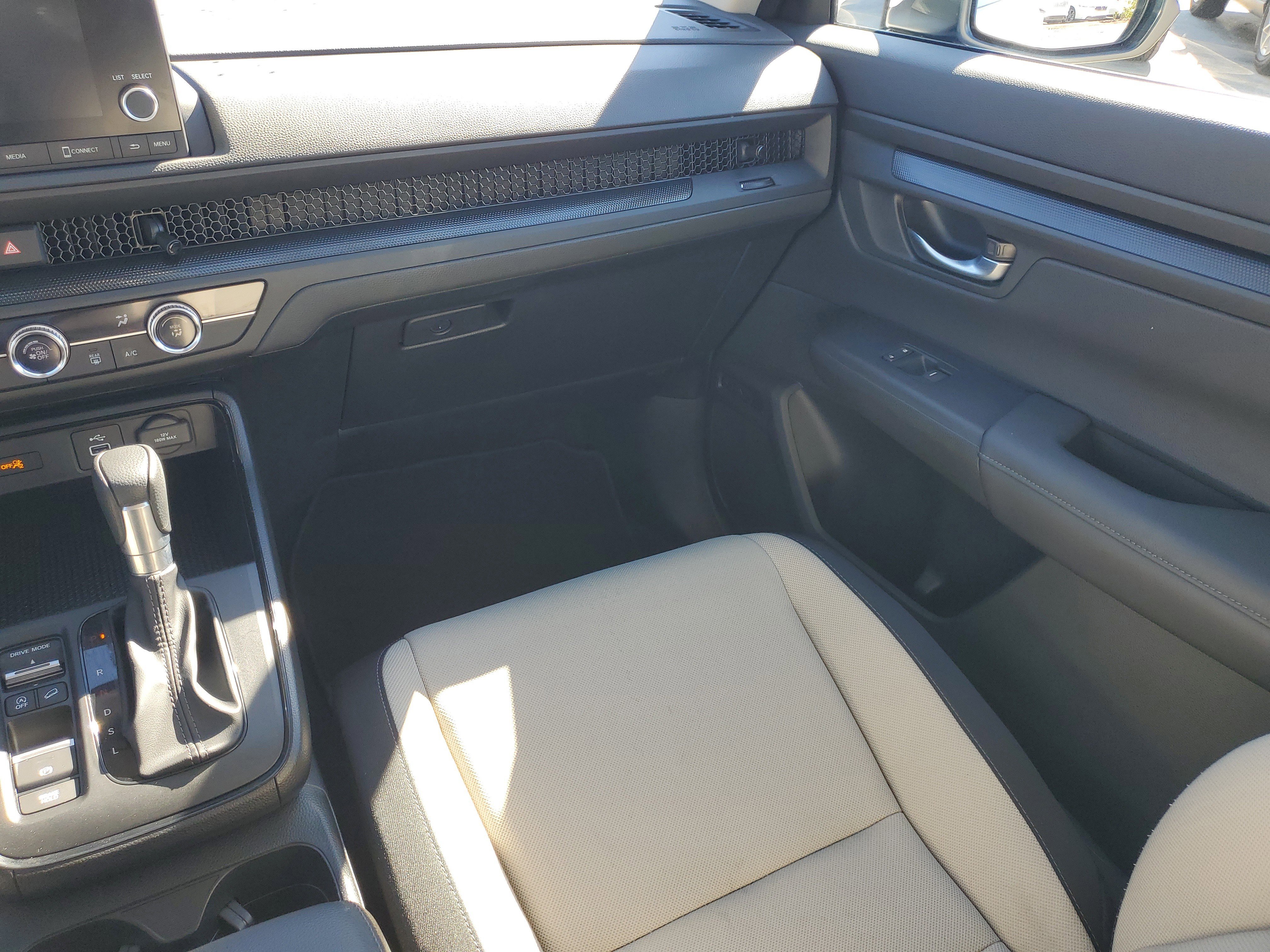 Used 2024 Honda CR-V LX image 13