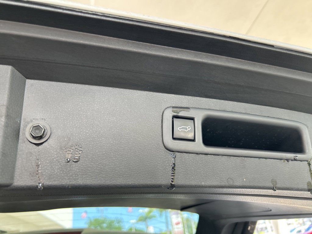 Used 2024 Toyota Highlander XLE AWD/4WD image 32