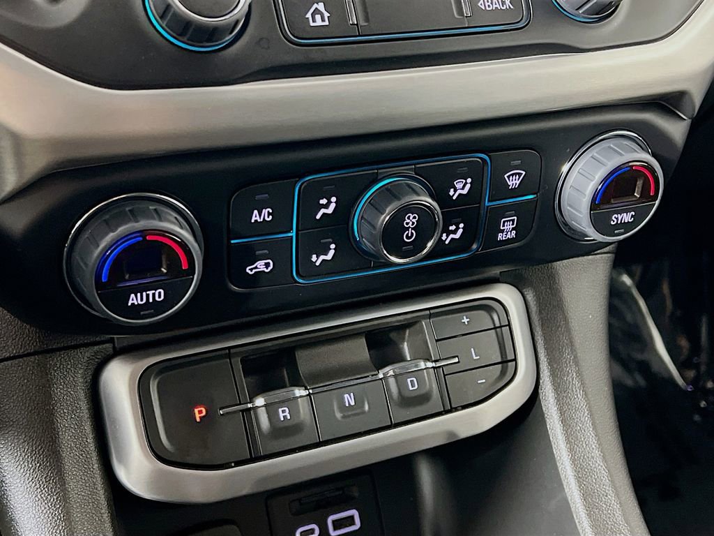 Used 2023 GMC Acadia SLT w/ Technology Package image 16