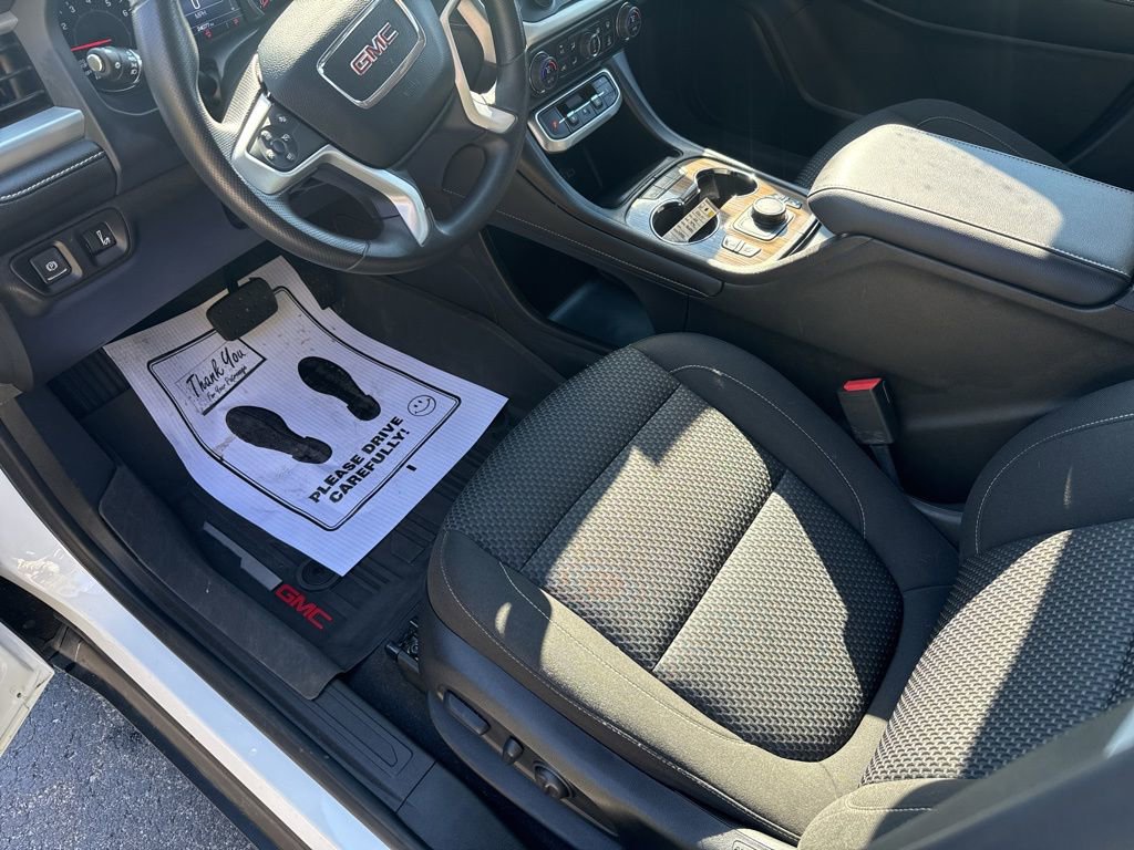 Used 2023 GMC Acadia SLE w/ Driver Convenience Package image 17