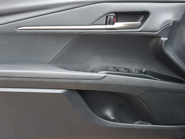Used 2025 Toyota Camry SE FWD image 12