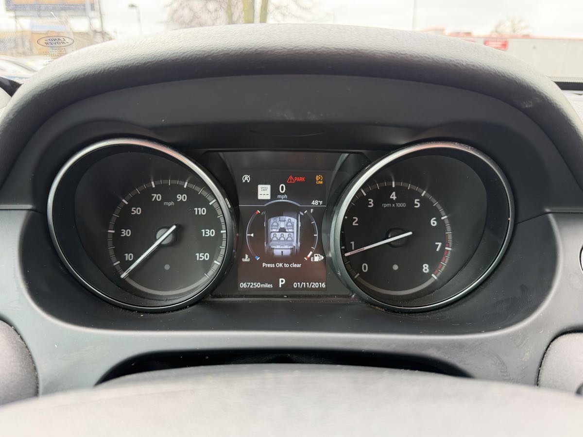 Used 2018 Land Rover Discovery Sport HSE AWD/4WD image 31
