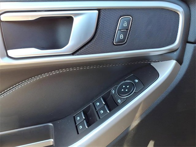 Used 2023 Ford Explorer XLT w/ Equipment Group 202A image 11