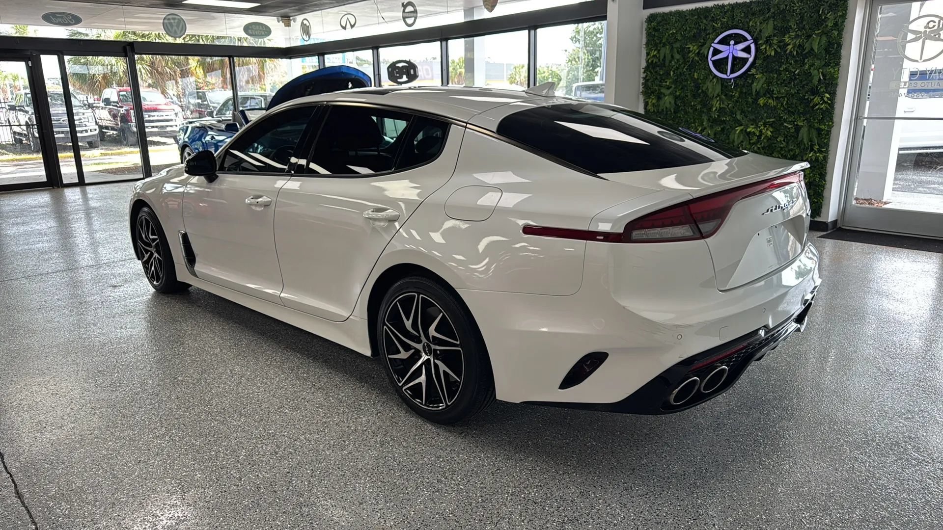 Used 2022 Kia Stinger GT-Line w/ Sun & Sound Package RWD image 3