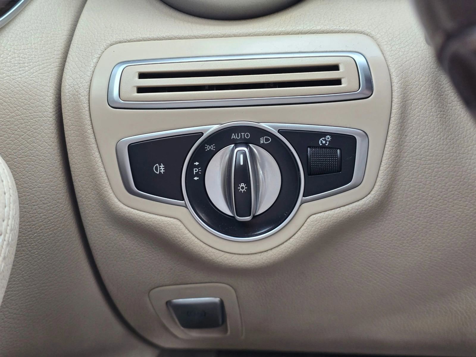 Used 2017 Mercedes-Benz C 300 4MATIC Sedan w/ Premium 3 Package image 27