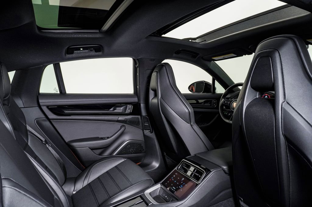 Certified 2025 Porsche Panamera 4 image 16