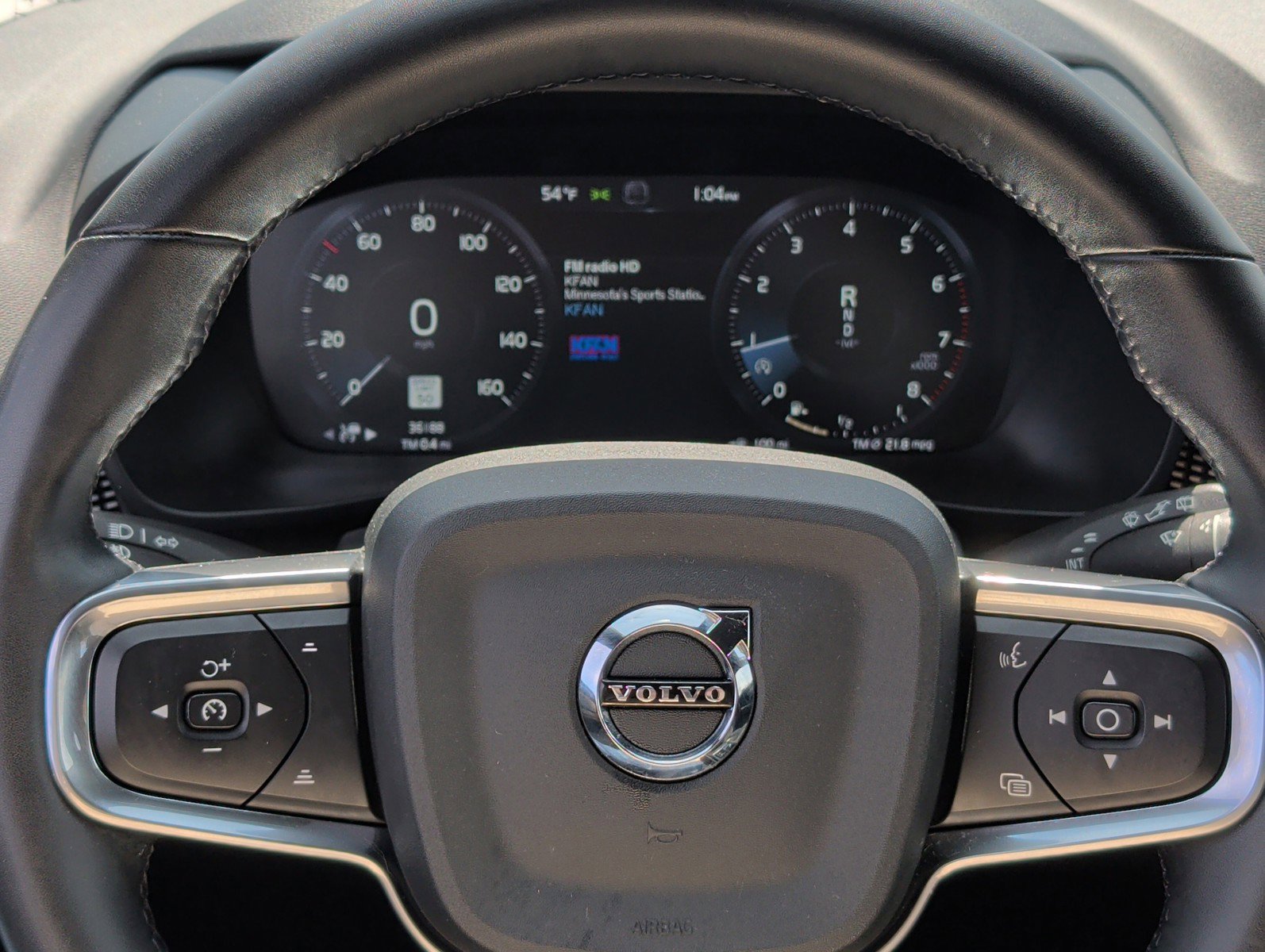 Used 2022 Volvo XC40 T5 R-Design image 43