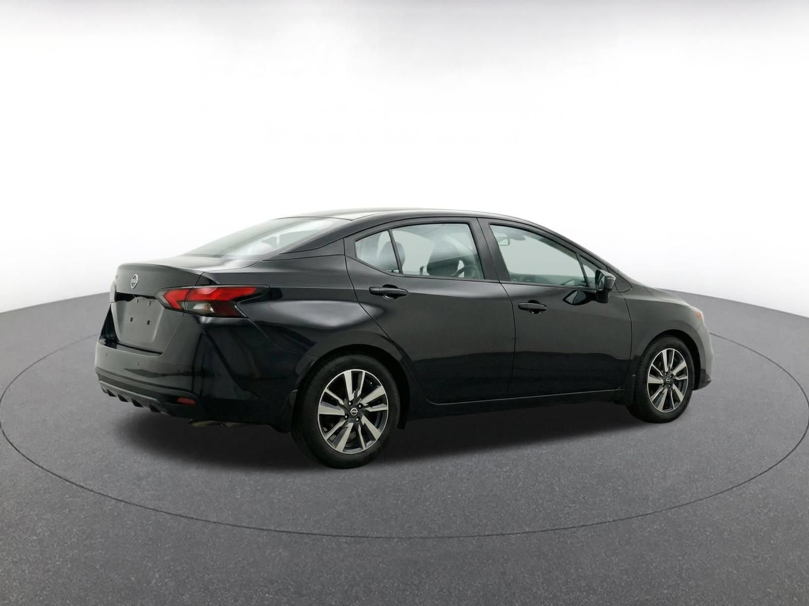 Used 2025 Nissan Versa SV FWD image 11