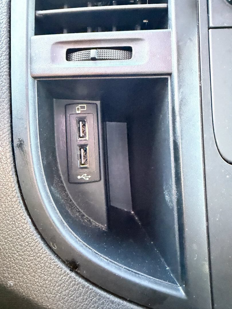 Used 2021 Mercedes-Benz Metris Passenger image 27