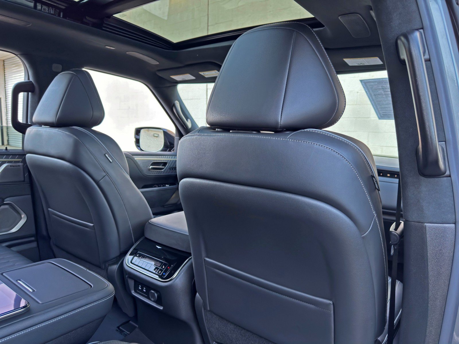 Used 2025 INFINITI QX80 Autograph AWD/4WD image 51