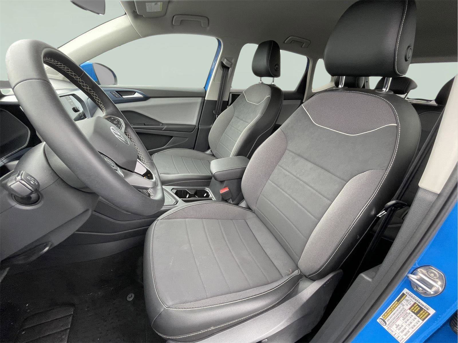 Used 2023 Volkswagen Taos SE w/ Black Wheel Package image 12