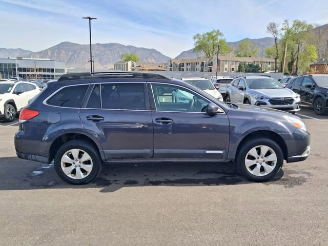 Used 2010 Subaru Outback 2.5i Premium image 2