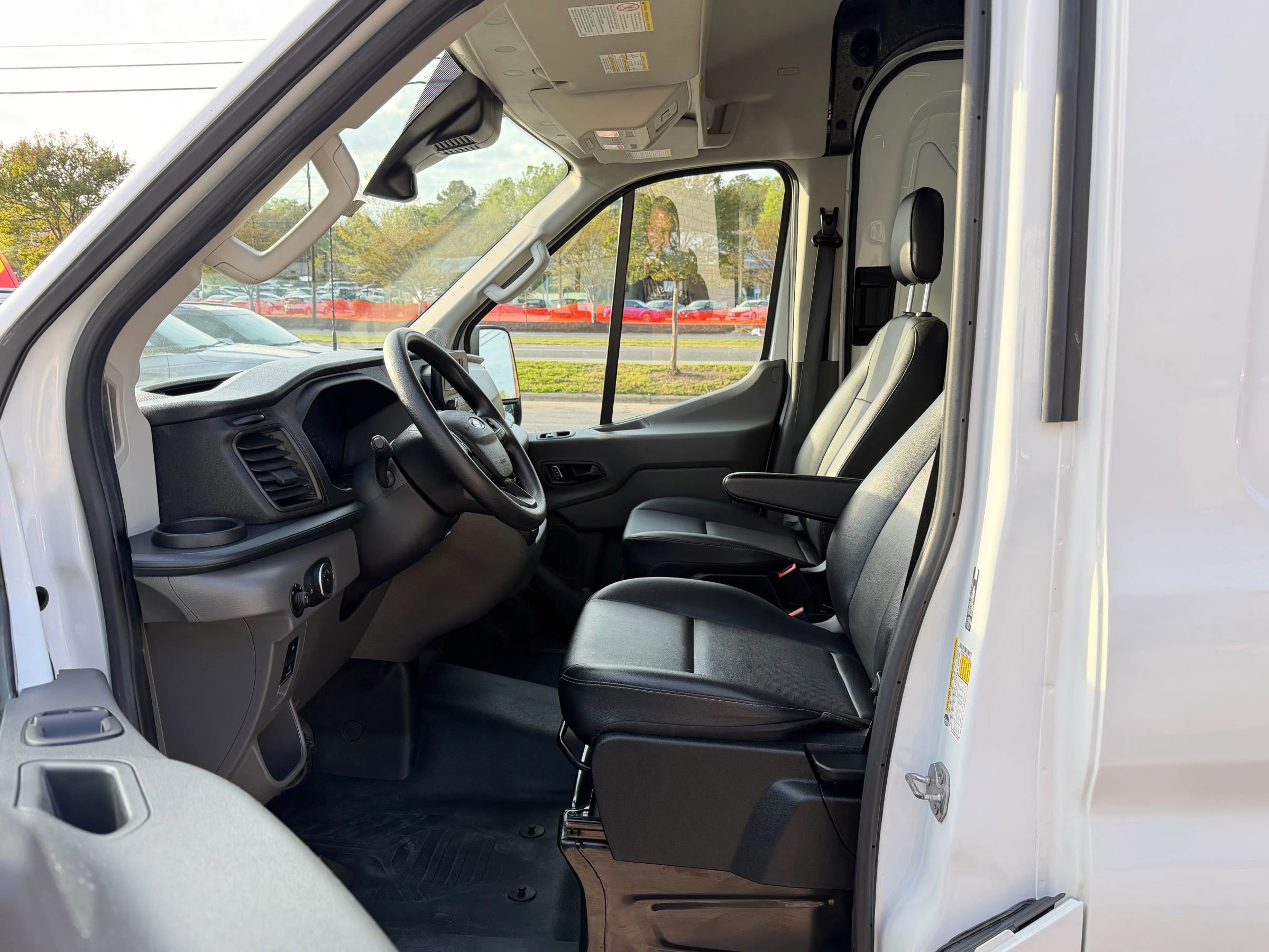 Used 2023 Ford Transit 250 Medium Roof AWD image 9