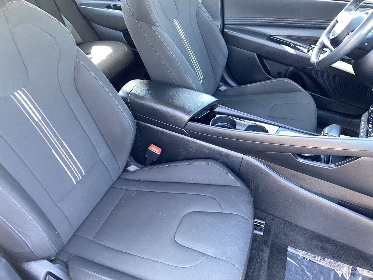 Used 2025 Hyundai Elantra SEL FWD image 11