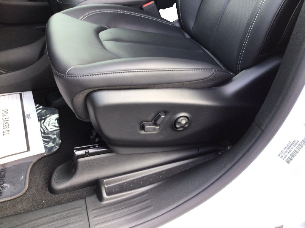 New 2027 Chrysler Pacifica LX FWD image 19