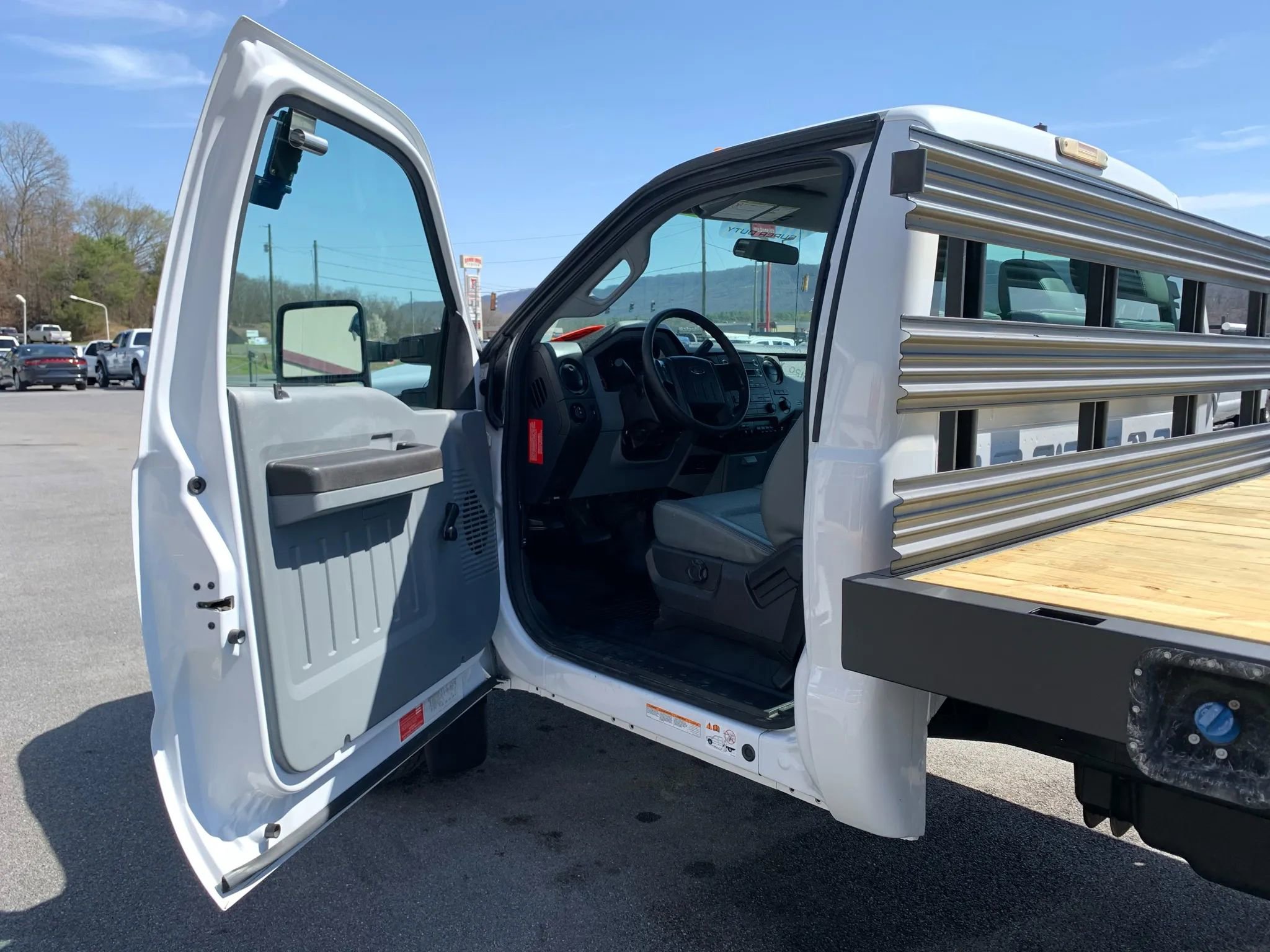 Used 2013 Ford F450 XL w/ High Capacity Trailer Tow Pkg RWD image 7