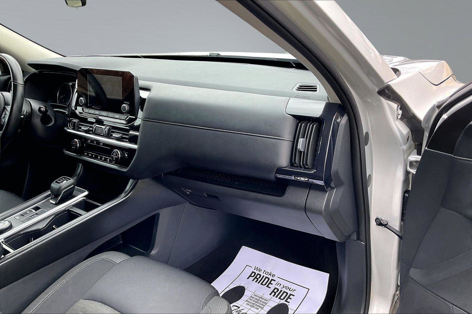 Certified 2024 Nissan Pathfinder SV image 17