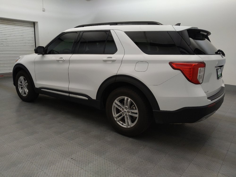 Used 2023 Ford Explorer XLT w/ Equipment Group 202A RWD image 3