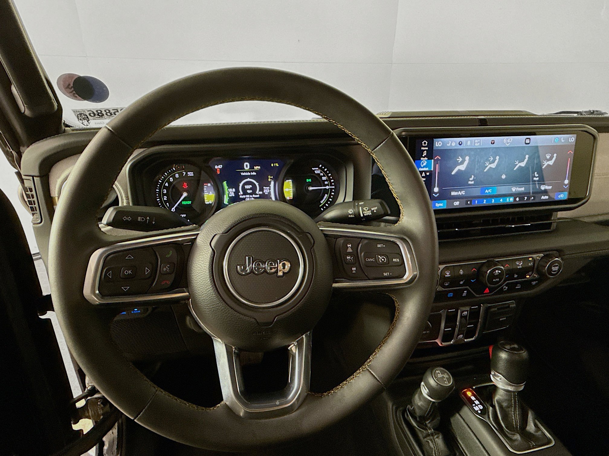 Used 2024 Jeep Wrangler Unlimited Sahara w/ Technology Group image 11