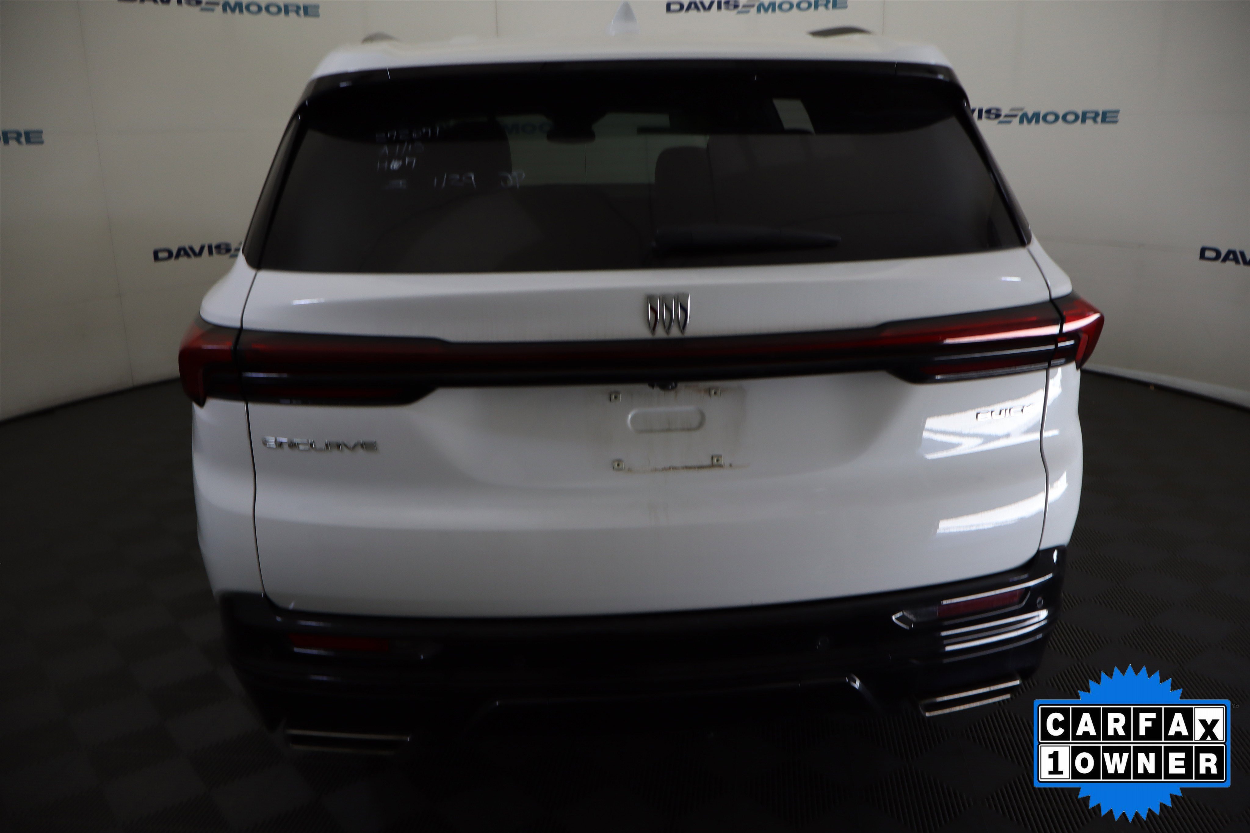 Used 2025 Buick Enclave Sport Touring image 8