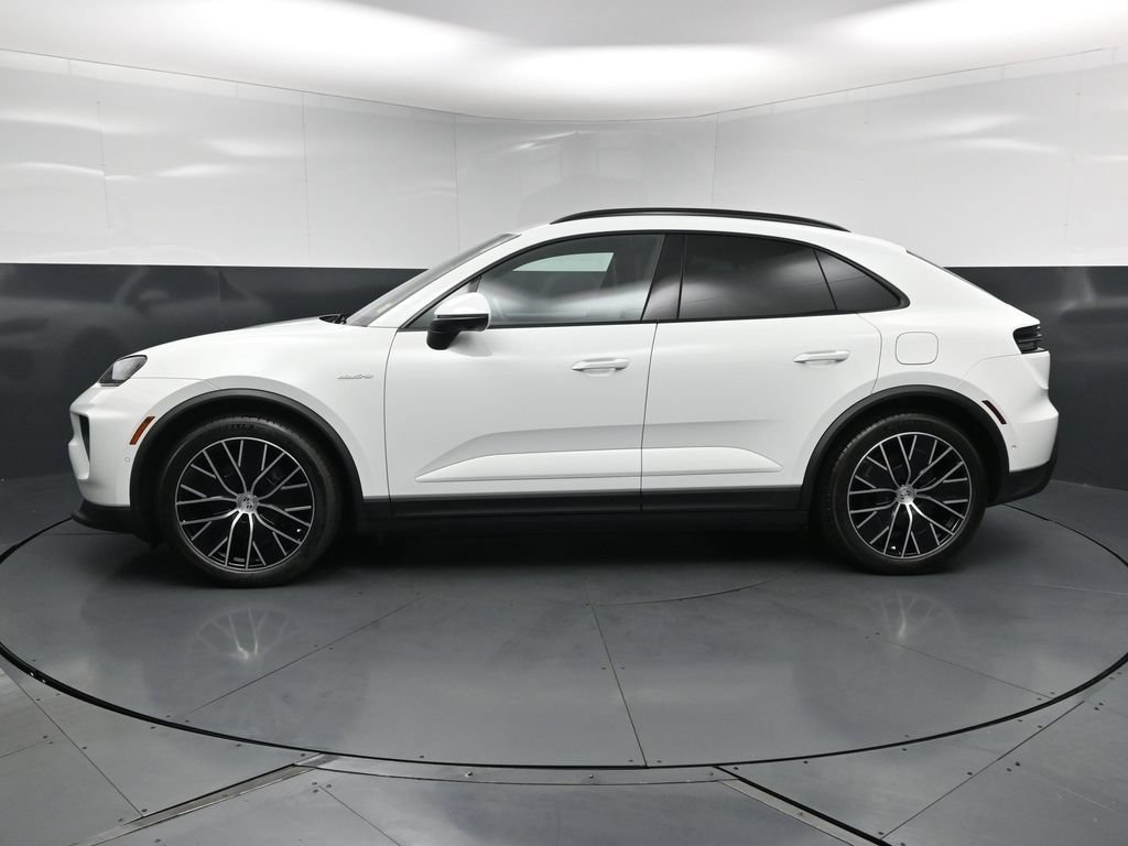 New 2026 Porsche Macan 4 Electric AWD/4WD image 2