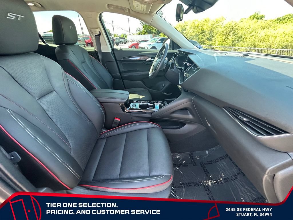 Used 2022 Buick Envision Essence w/ Technology Package II FWD image 17
