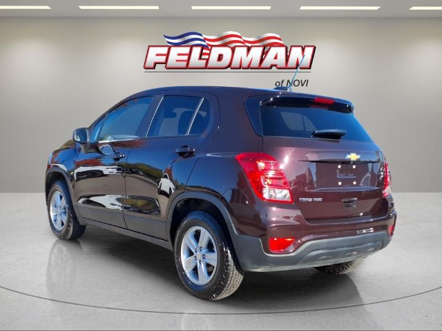 Used 2022 Chevrolet Trax LS w/ Tint and Cruise Package AWD/4WD image 9