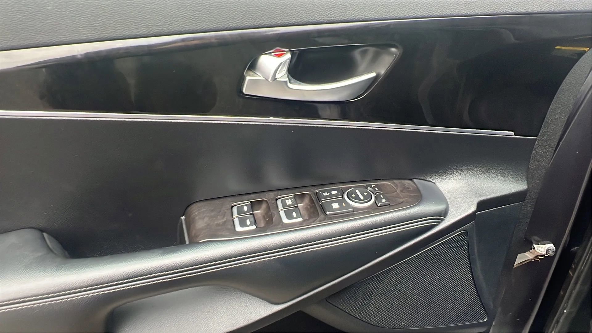 Used 2018 Kia Sorento LX image 23