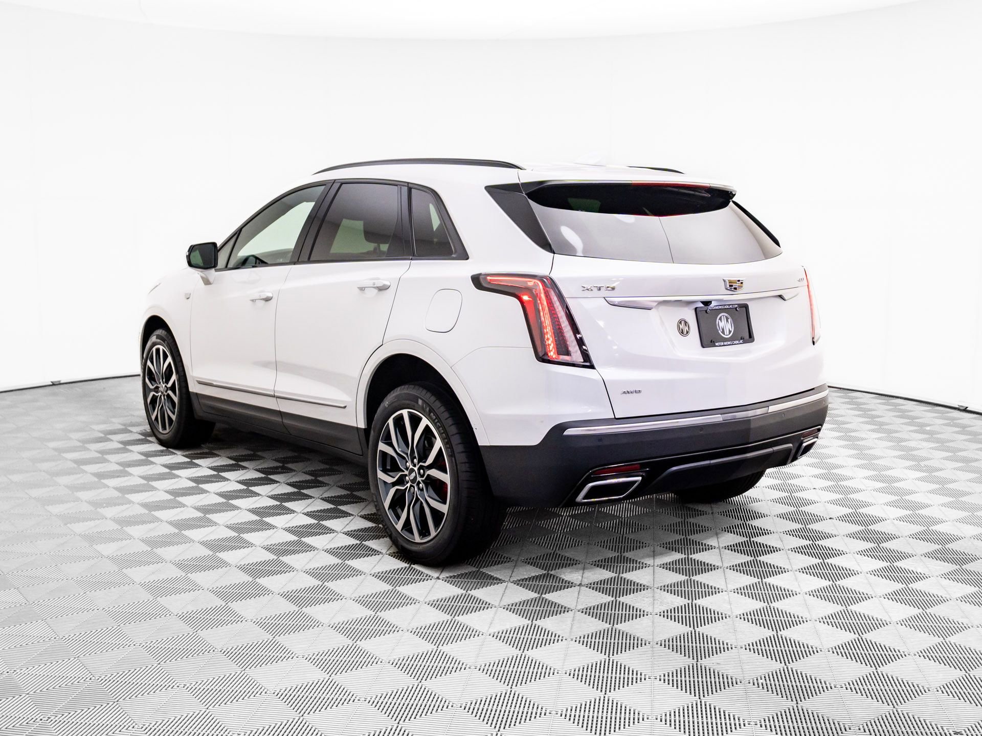 Certified 2022 Cadillac XT5 Sportv w/ LPO, Floor Liner Package image 6