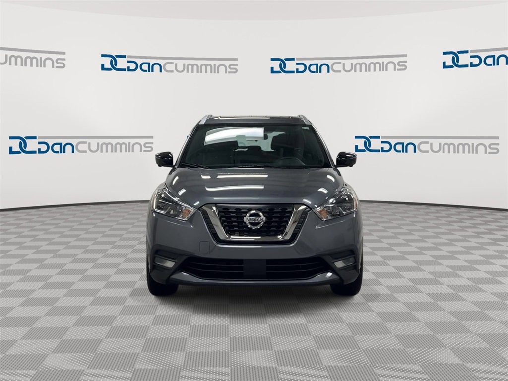 Used 2020 Nissan Kicks SR image 3