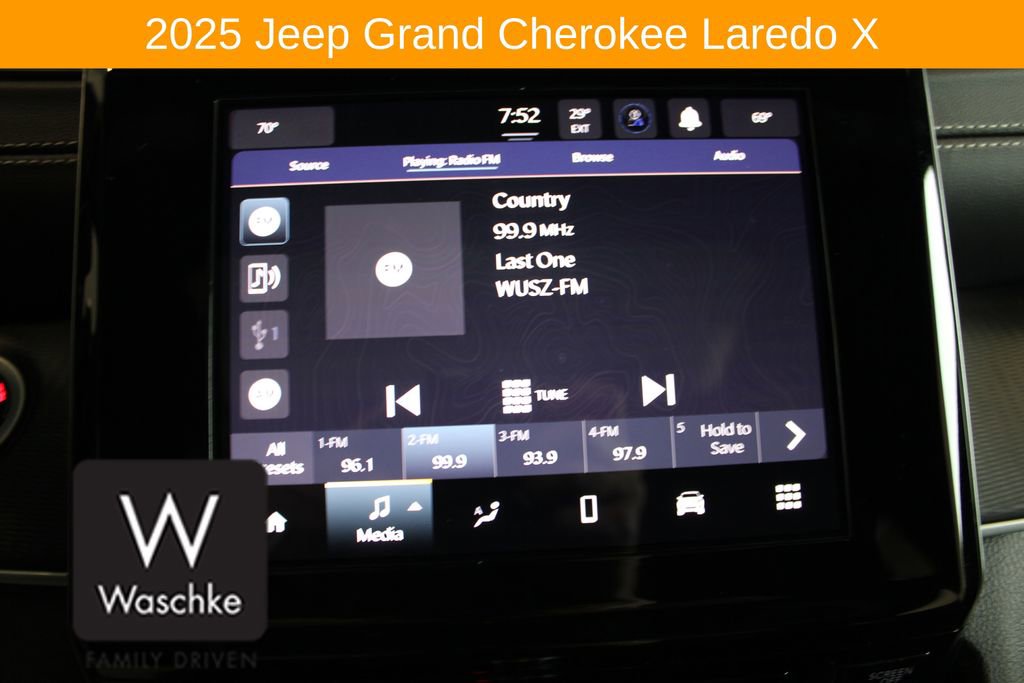 Used 2025 Jeep Grand Cherokee Laredo X w/ Trailer Tow Package AWD/4WD image 46
