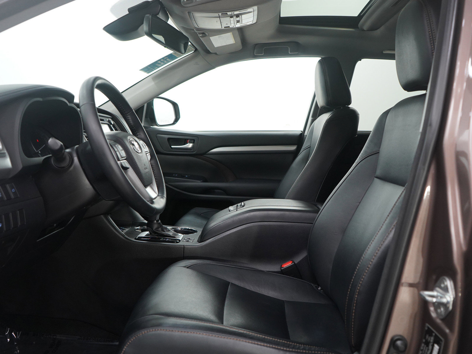 Used 2018 Toyota Highlander XLE image 24