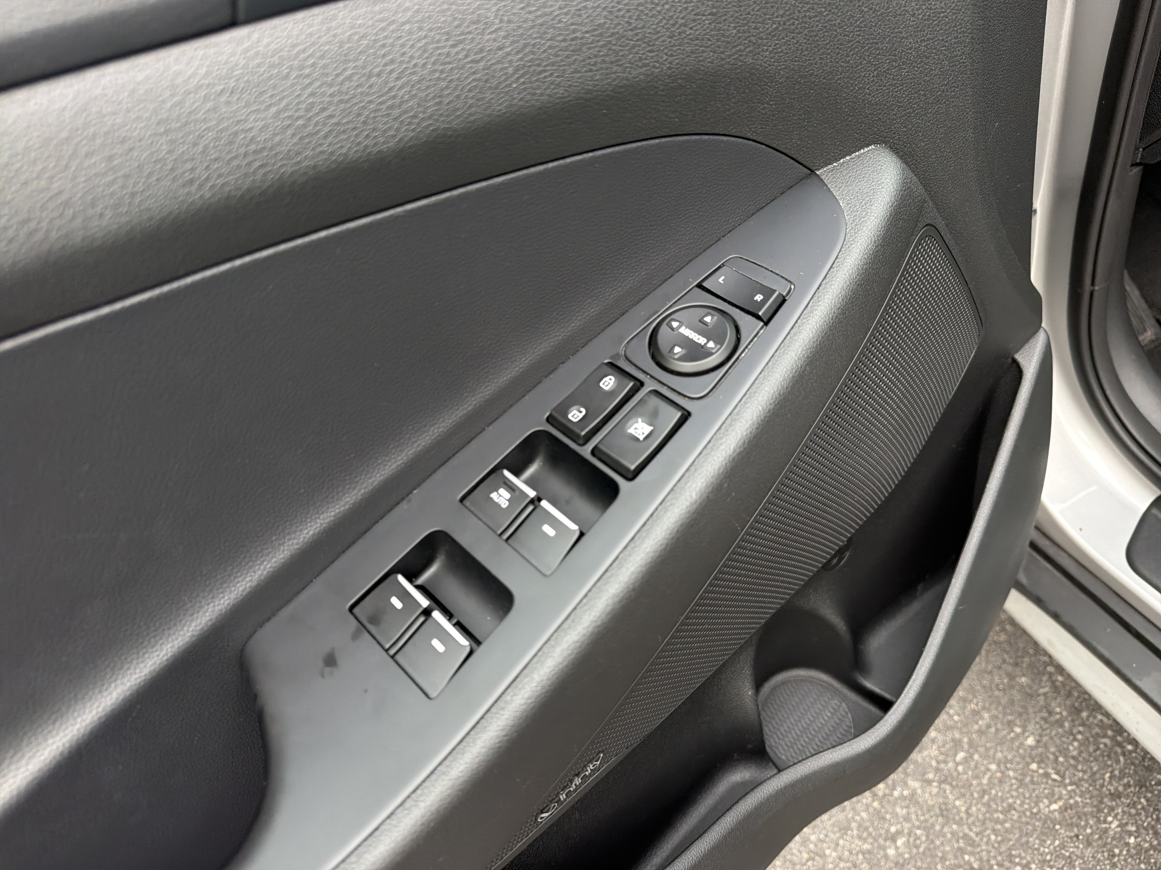 Used 2020 Hyundai Tucson Ultimate w/ Cargo Package AWD/4WD image 15