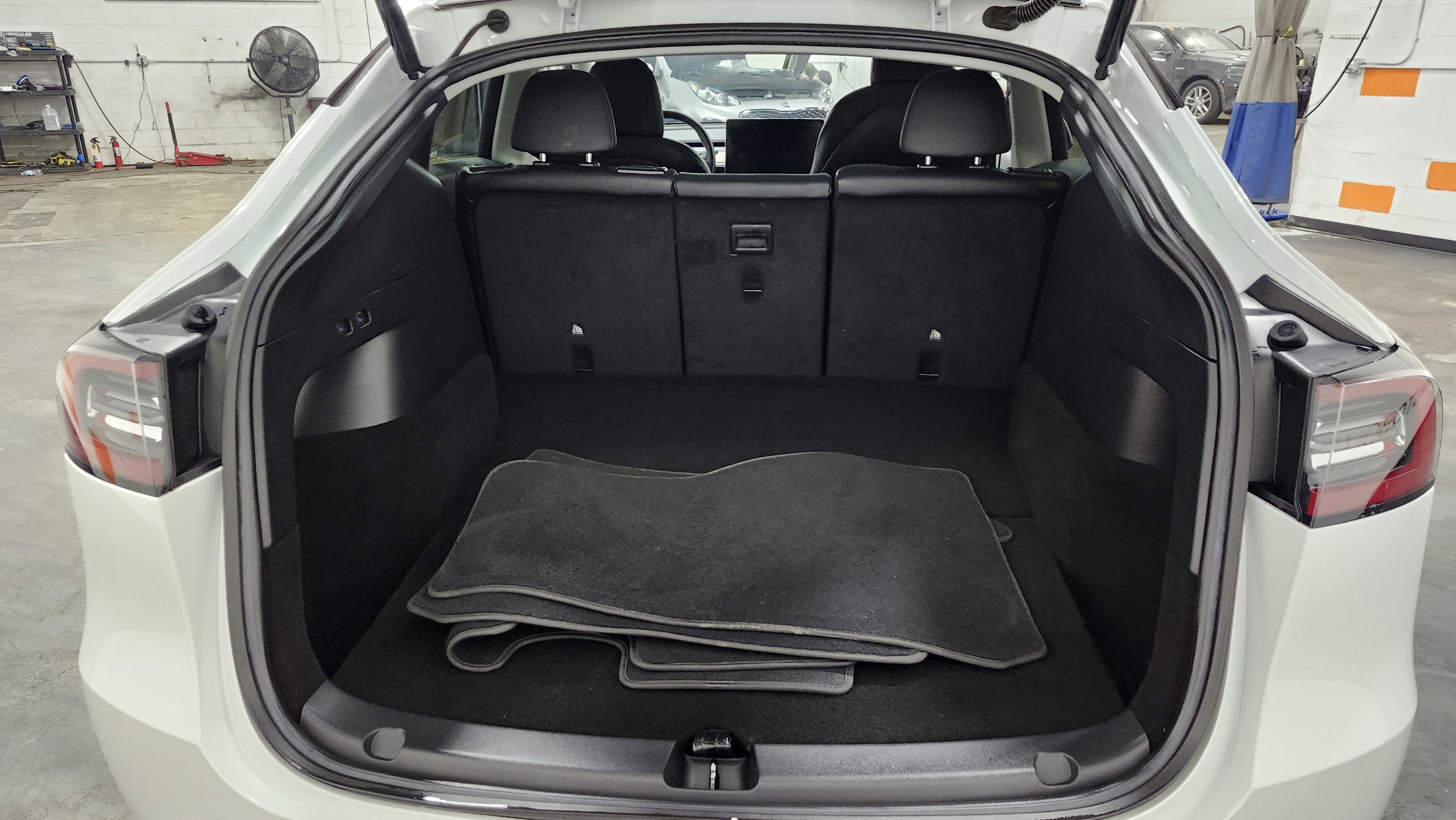 Used 2021 Tesla Model Y Long Range image 21