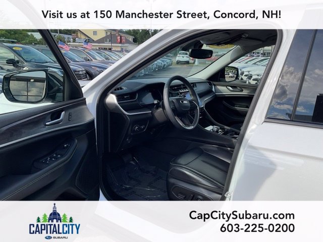 Used 2023 Jeep Grand Cherokee Limited AWD/4WD image 14