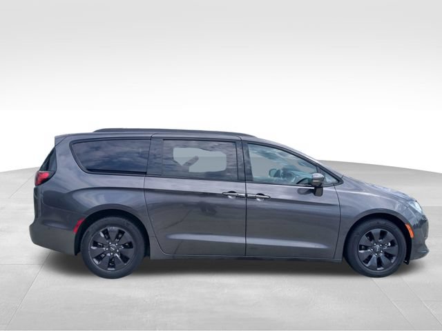 Used 2020 Chrysler Pacifica Limited w/ Quick Oder Package 2EV RED-S FWD image 6