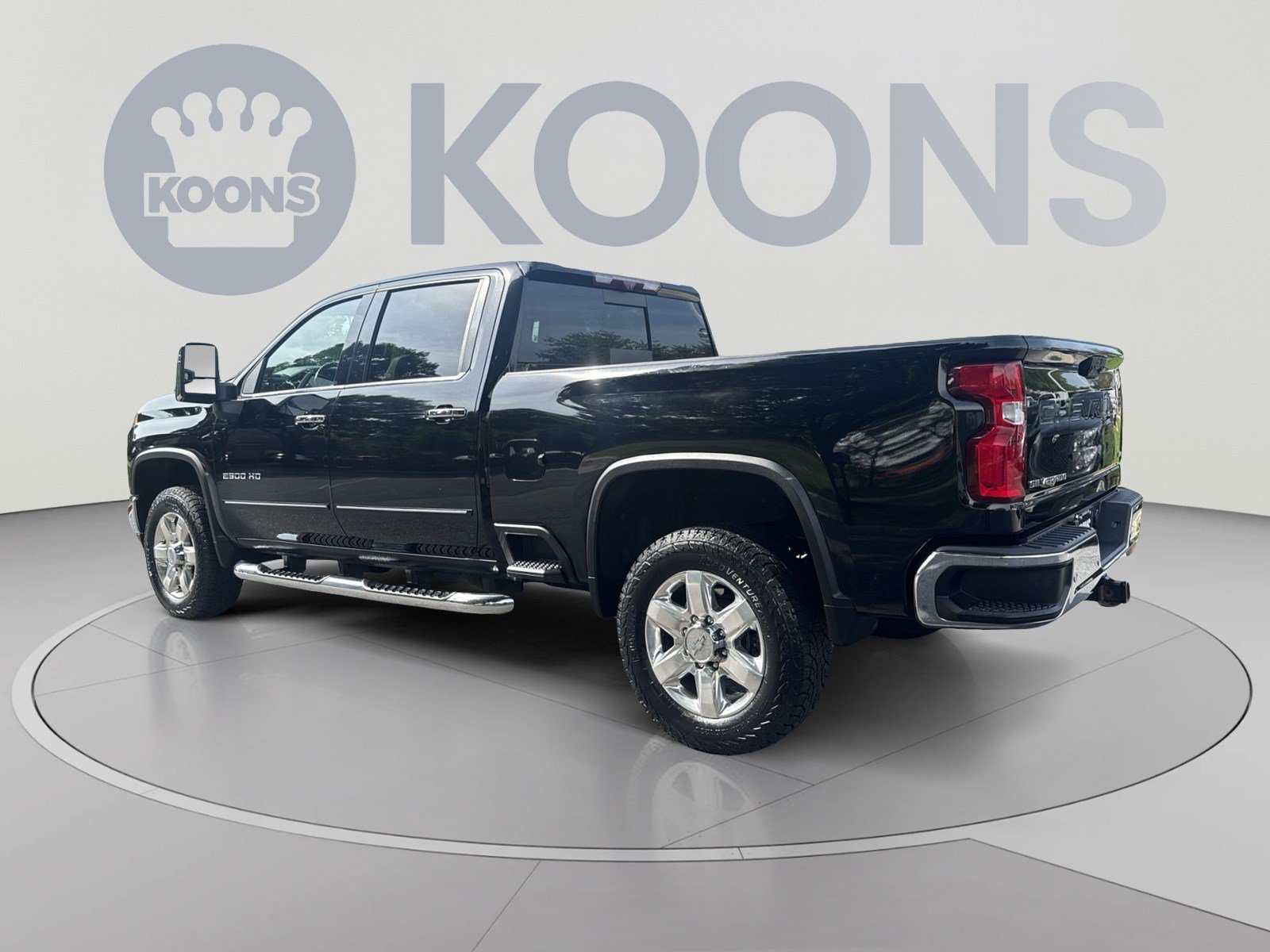 Used 2020 Chevrolet Silverado 2500 LTZ w/ LTZ Premium Package AWD/4WD image 4