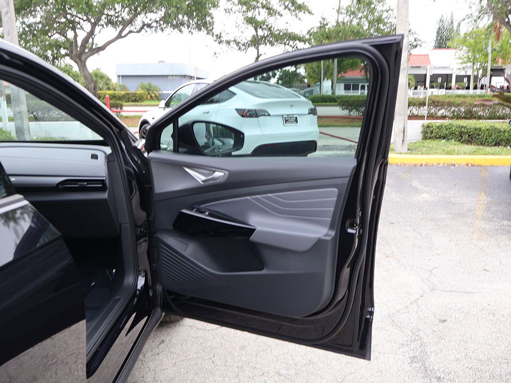 Used 2023 Volkswagen ID.4 Pro S image 27