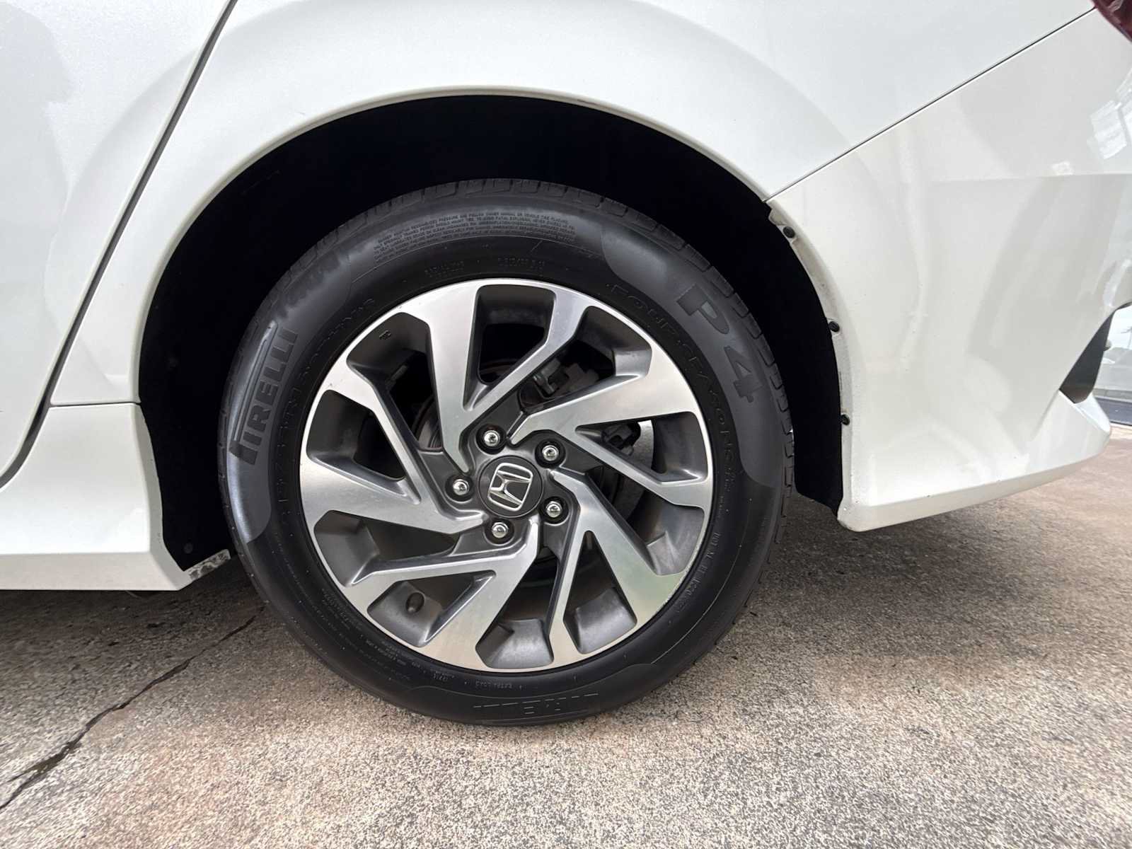 Used 2018 Honda Civic EX image 9