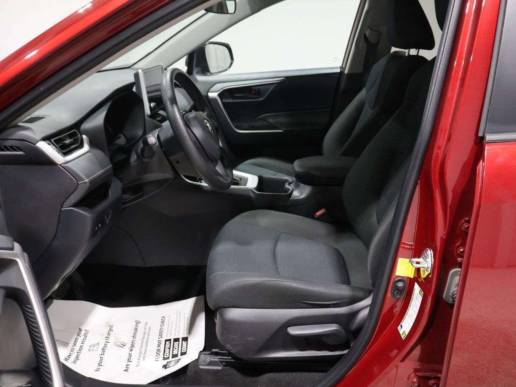 Used 2023 Toyota RAV4 LE image 10